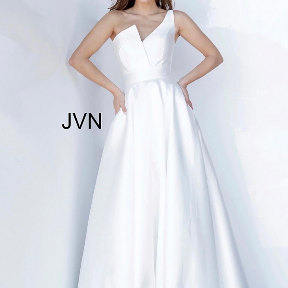Jovani Ball Gown, White, Size 2, Excellent